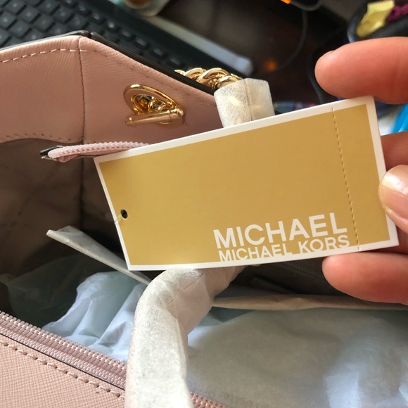 Michael Kors tote - Picture 9 of 11